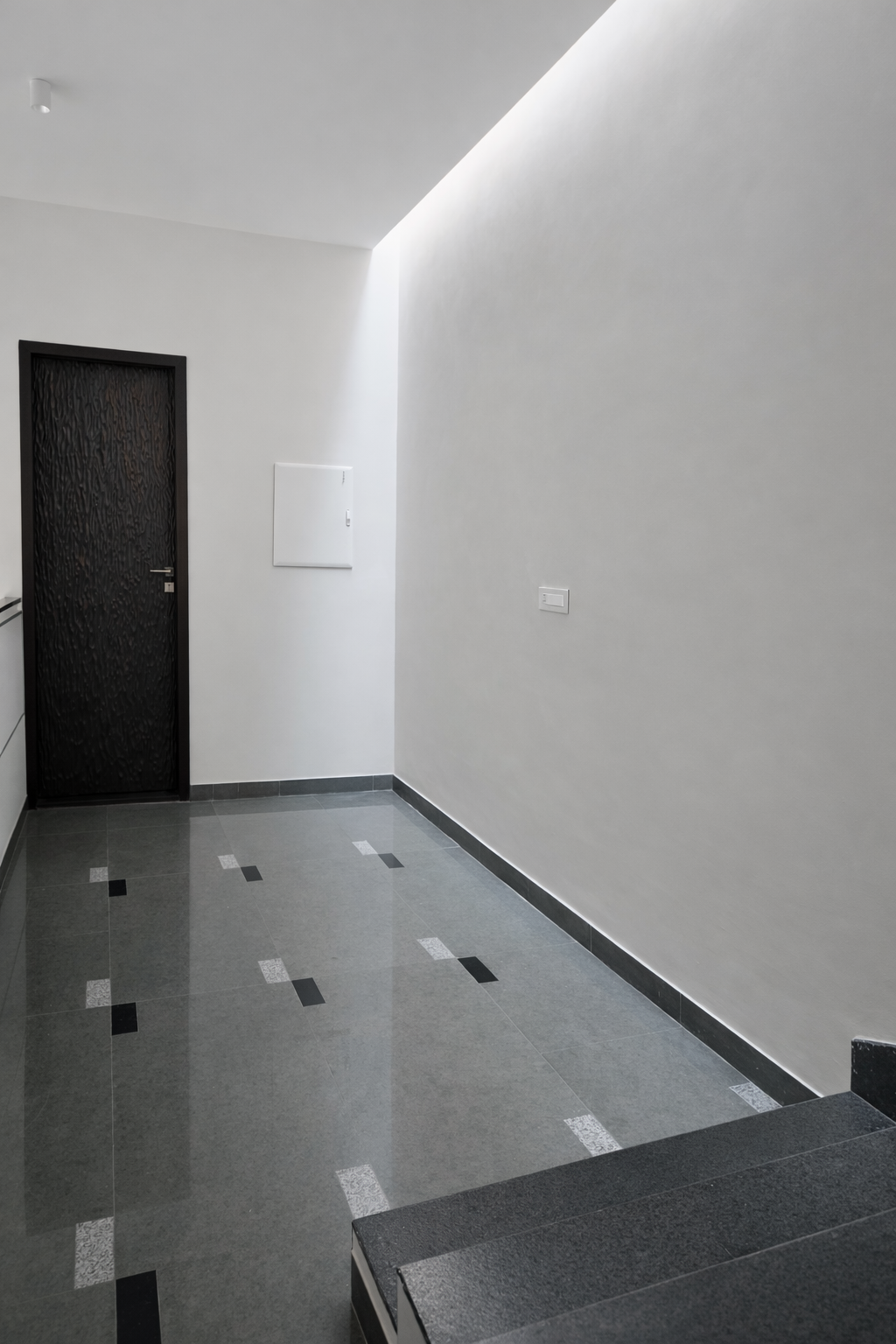 House on Mound - Terrace